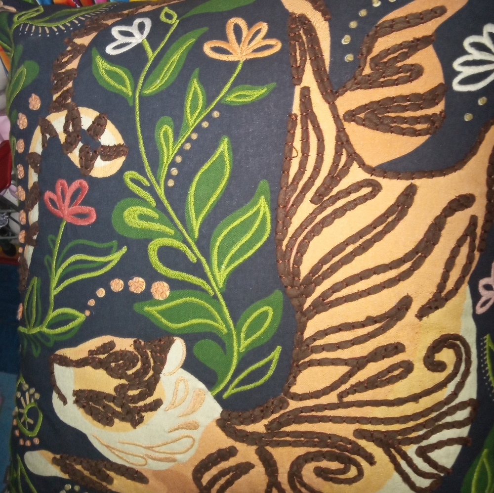 ENCHANTING AND LUSCIOUS JUSTINA BLAKENEY PILLOW "JUNGLE TIGRESS"